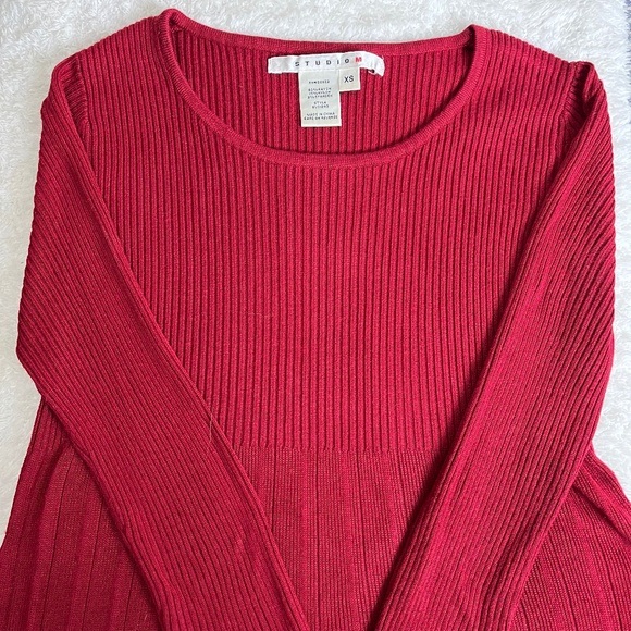 Studio M Red Sweater Top - Picture 2 of 3
